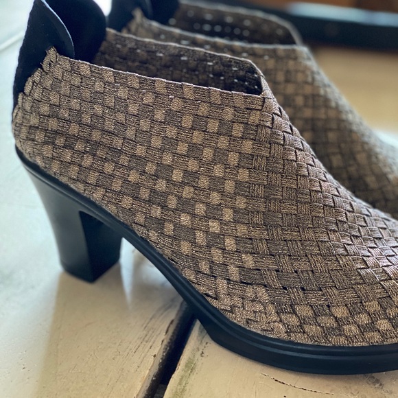 Gold mesh shoes - Picture 3 of 6